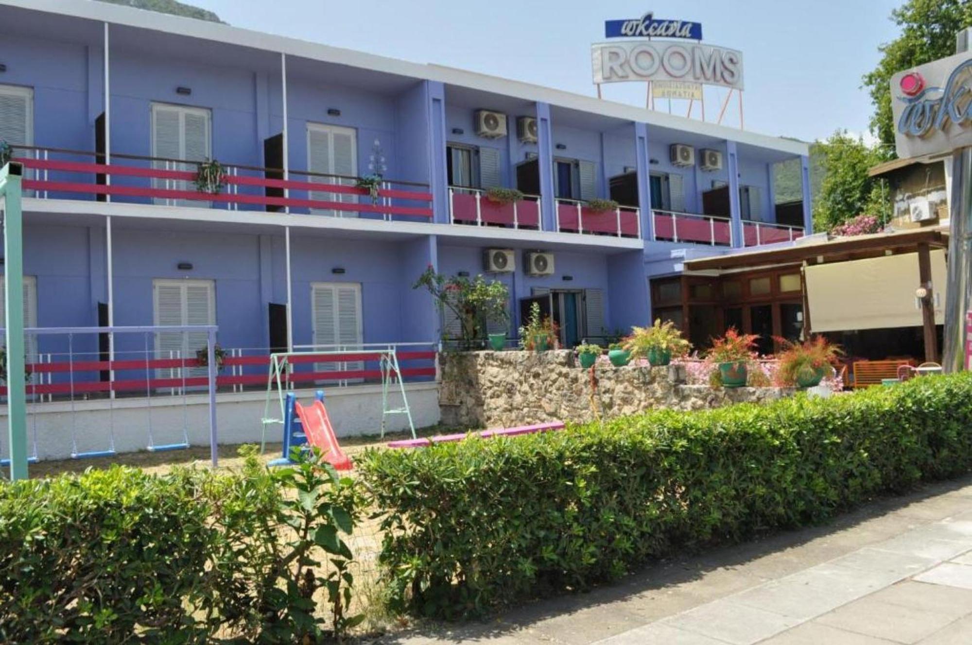 Okeania Seafront Rooms In Kamena Vourla Exterior photo